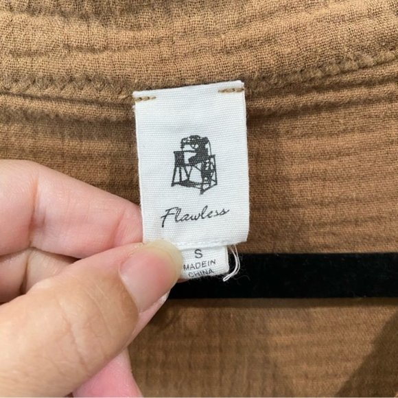 Flawless Exposed Seam Button Front Oversized Shirt Brown Small - Picture 3 of 10